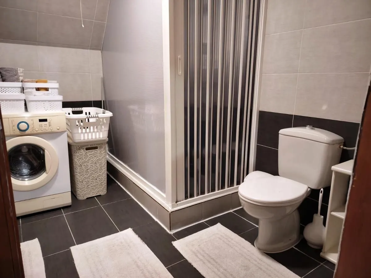 Izdavanje, trosoban stan, 90m², Centar, Niš