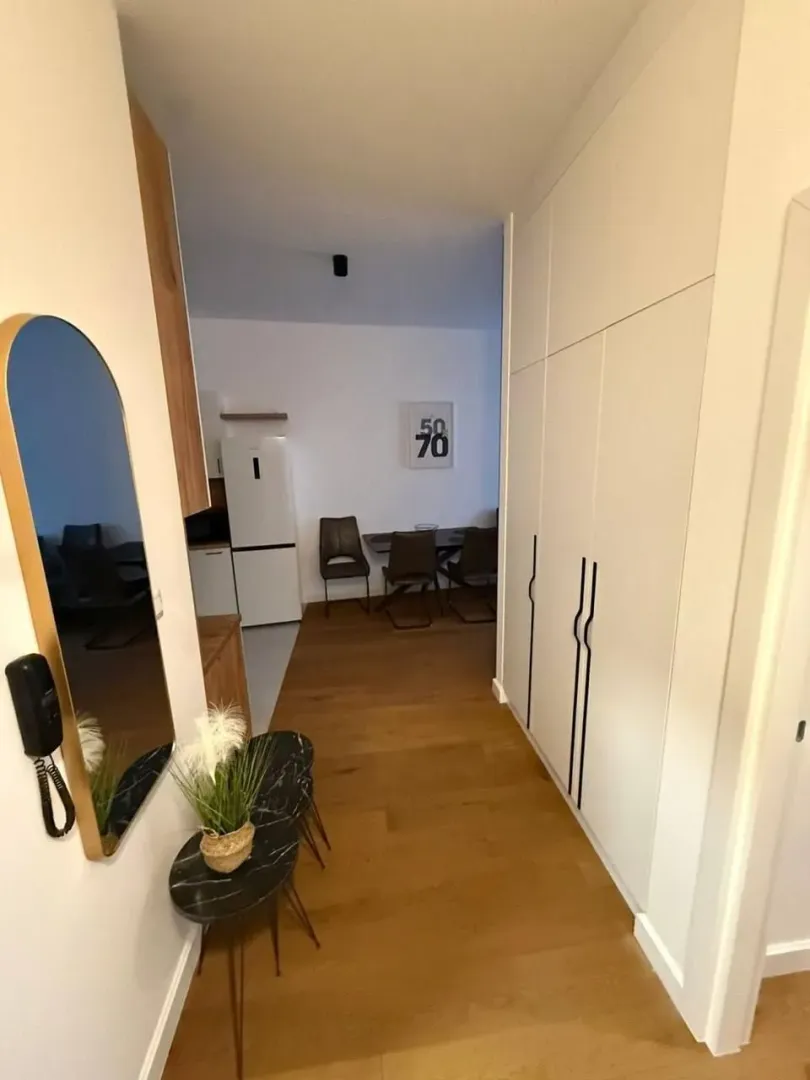 Prodaja, dvosoban stan, 80m², Soho City, Bar