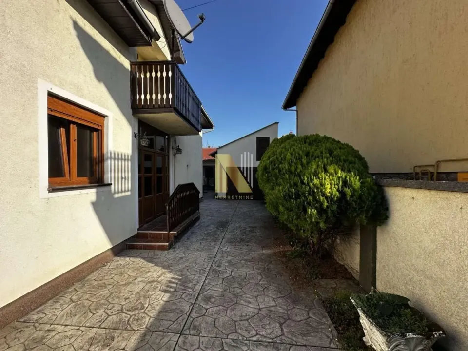 Prodaja, kuća, 300m², Veternik, Novi Sad Sve Podlokacije