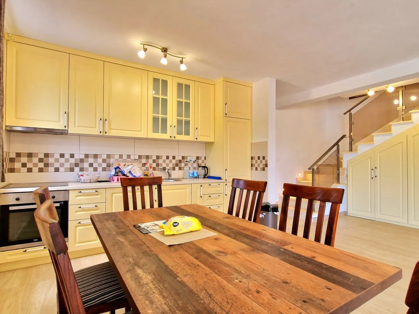 Rent, house, 185m², Zagora, Kotor