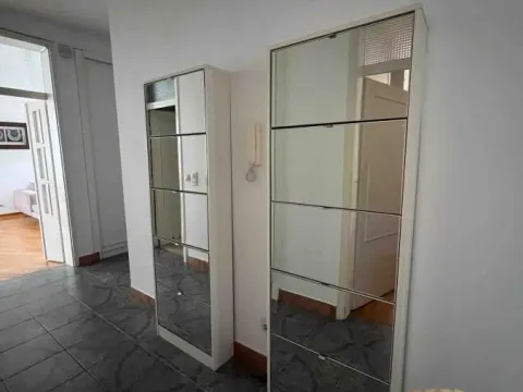 Rent, four bedroom apartment, 135m², Savski Venac, Beograd - image 9