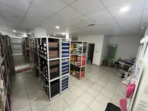 Izdavanje, poslovni prostor, 250m², Batajnica, Beograd - image 9