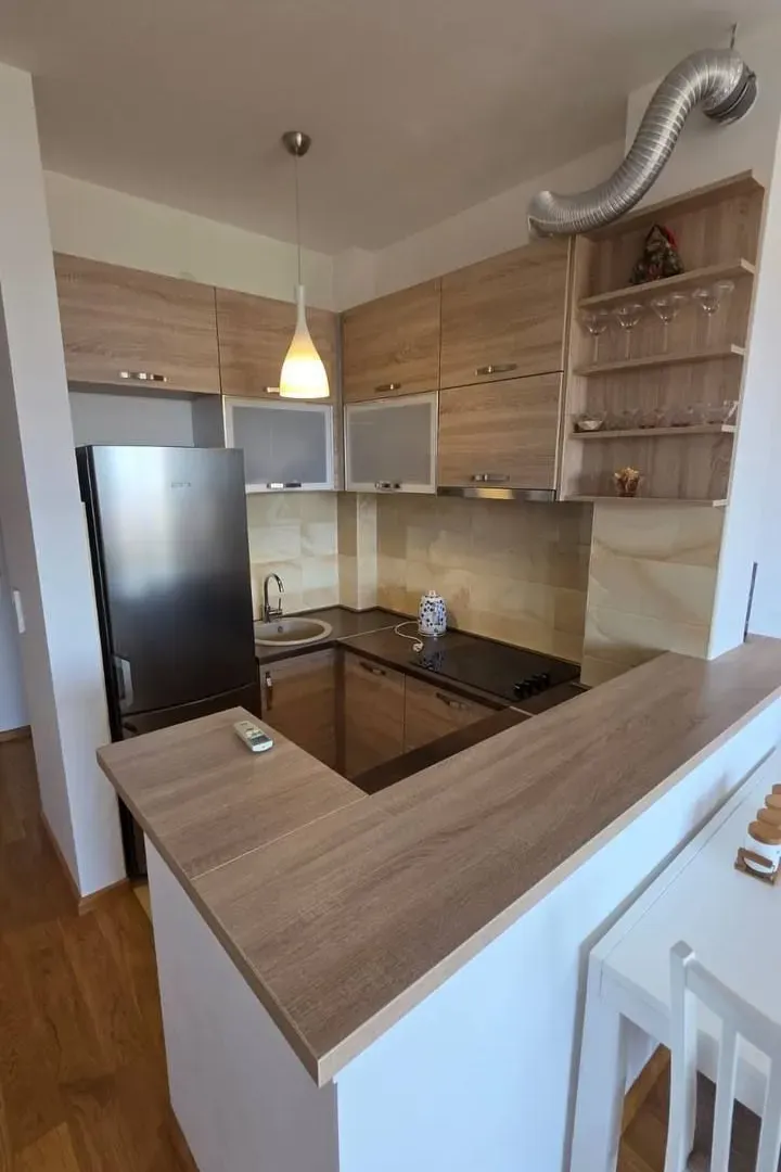 Rent, two bedroom apartment, 70m², Bečići, Budva