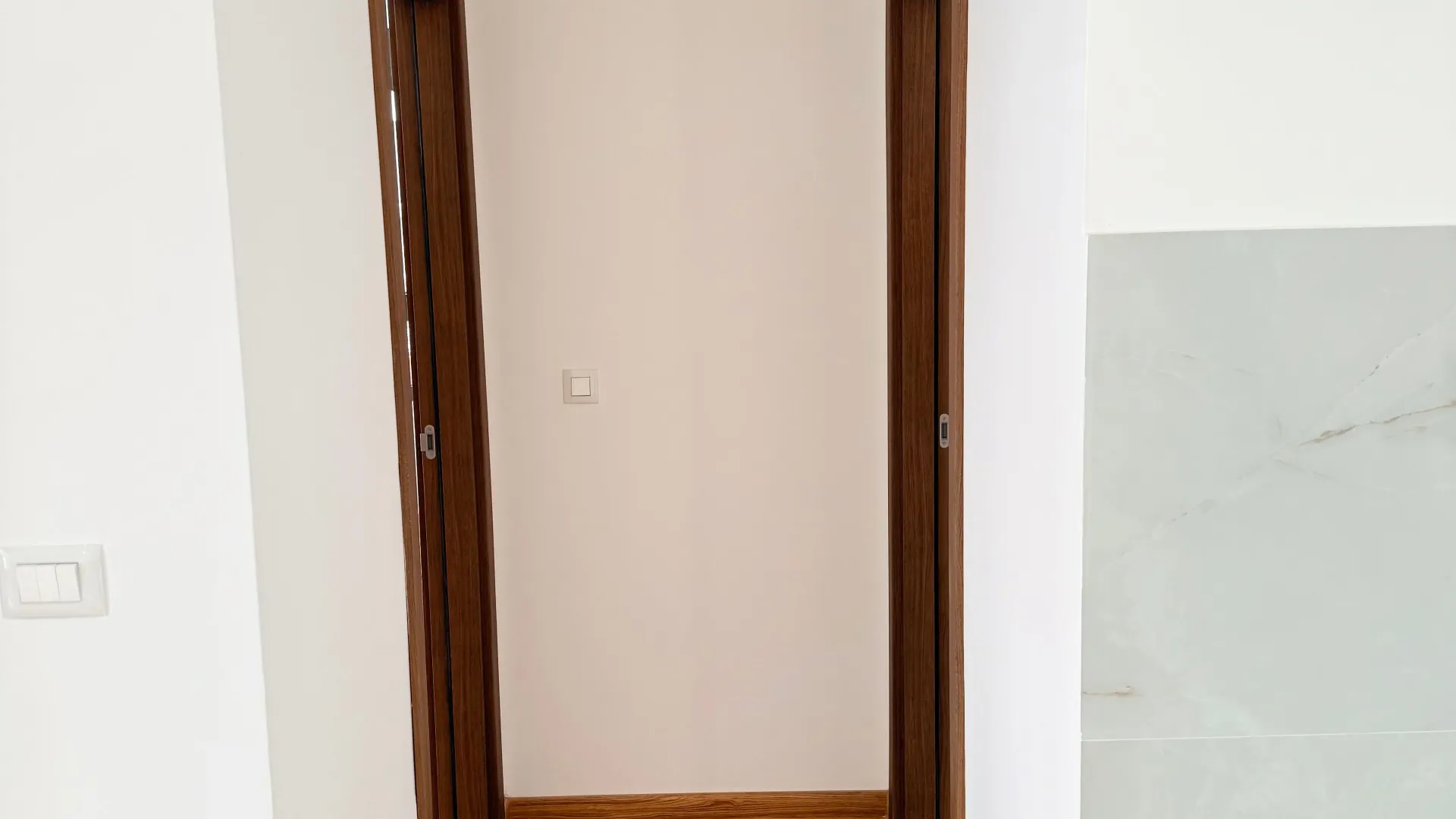 Prodaja, dvosoban stan, 67m², Rozino, Budva