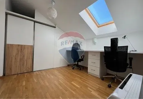 Izdavanje, četvorosoban stan, 136m², Pobrežje, Podgorica - image 9