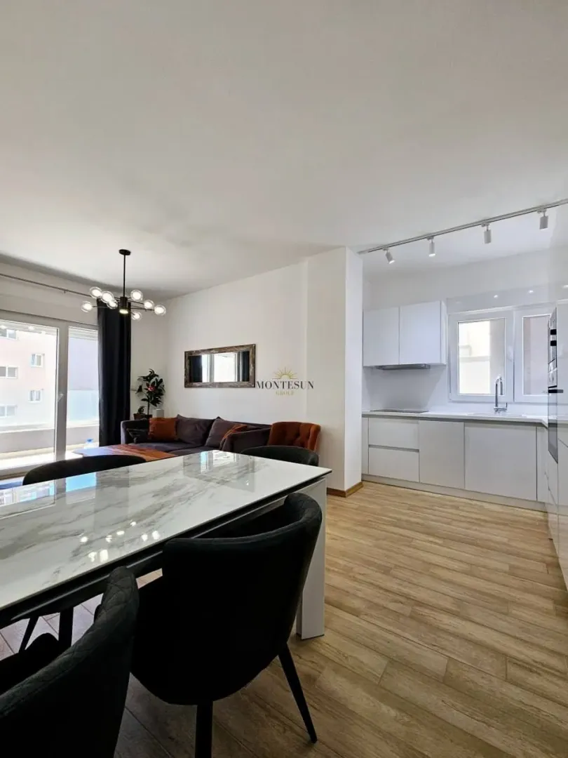 Rent, one bedroom apartment, 78m², Centar, Budva