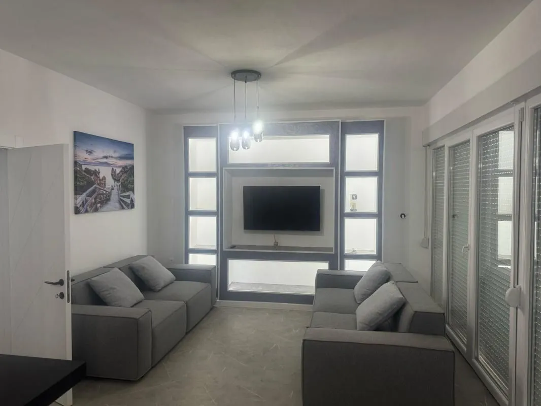 Izdavanje, kuća, 100m², Krimovica, Kotor