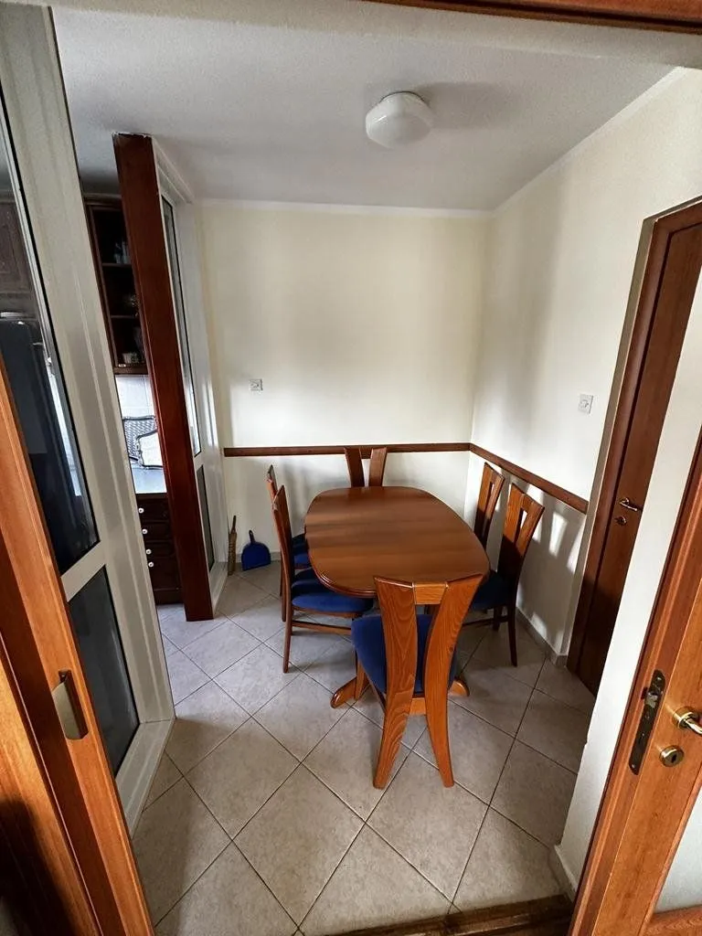 Izdavanje, dvosoban stan, 75m², Ljubović, Podgorica