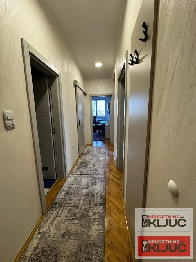 Prodaja, trosoban stan, 68m², Centar, Novi Sad