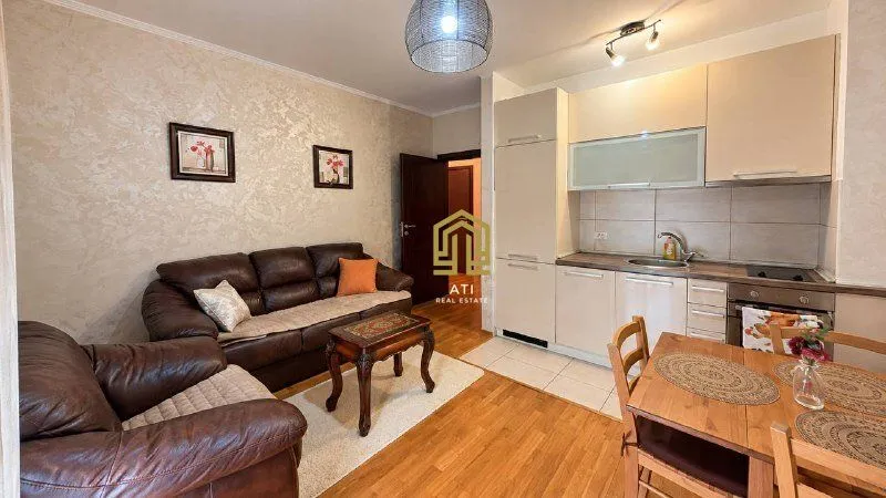 Izdavanje, jednosoban stan, 43m², Centar, Budva