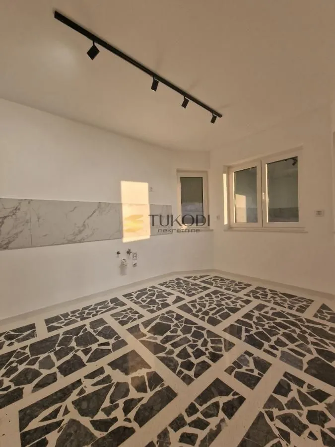 Prodaja, kuća, 550m², Sremska Kamenica, Petrovaradin