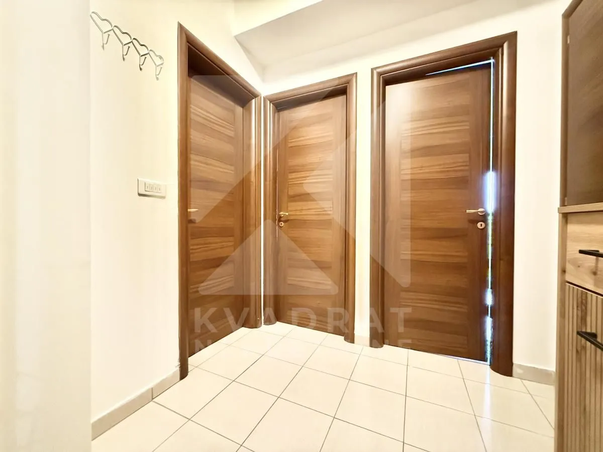 Izdavanje, trosoban stan, 109m², City Kvart, Podgorica