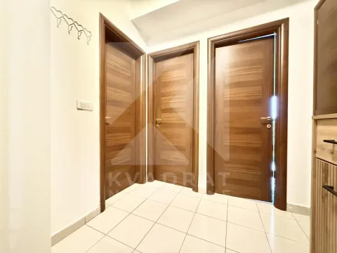 Izdavanje, trosoban stan, 109m², City Kvart, Podgorica - image 15