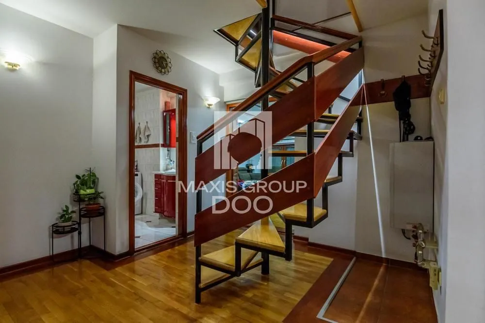 Prodaja, četvorosoban stan, 131m², Gundulićev Venac, Beograd