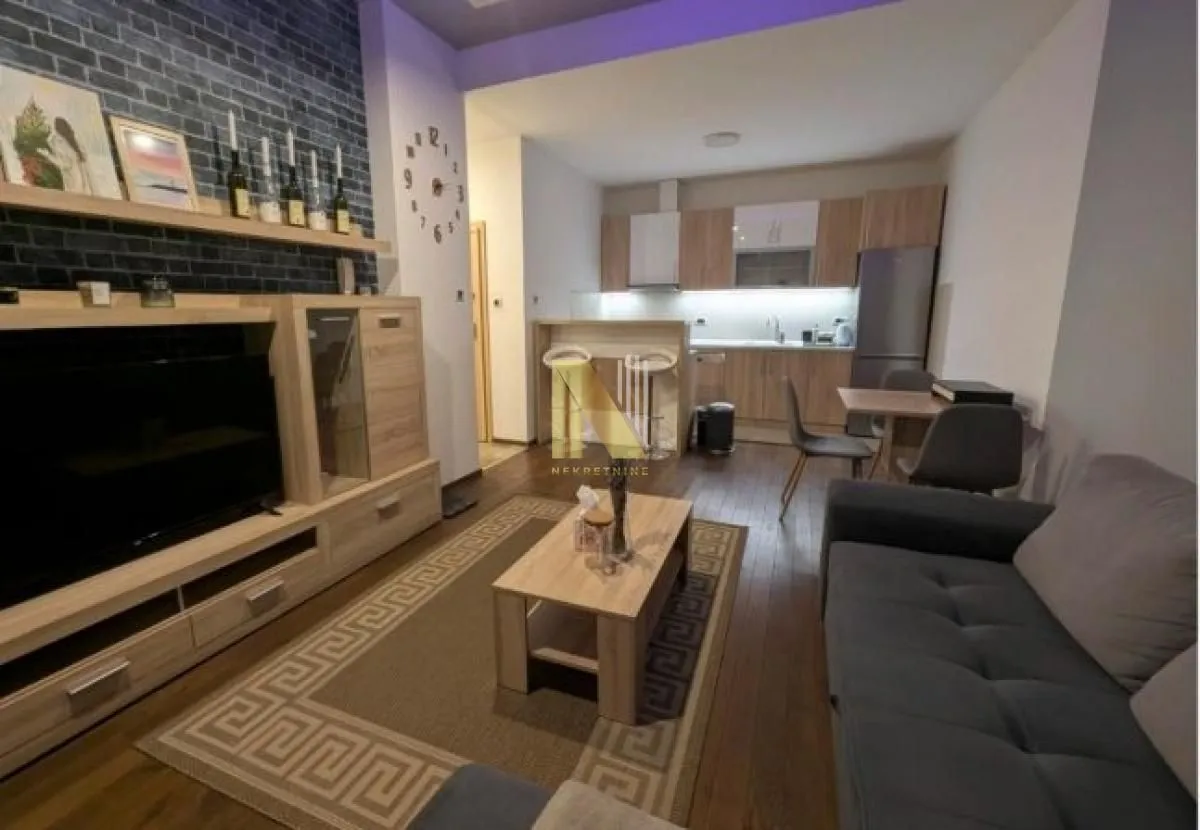 Izdavanje, dvosoban stan, 49m², Adamovićevo Naselje, Novi Sad Sve Podlokacije
