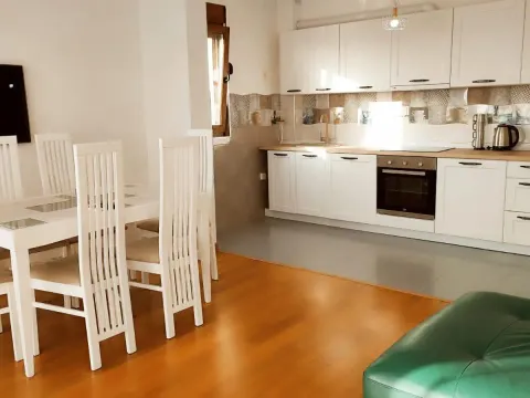 Sale, three bedroom apartment, 104m², Dobra Voda, Budva - image 11