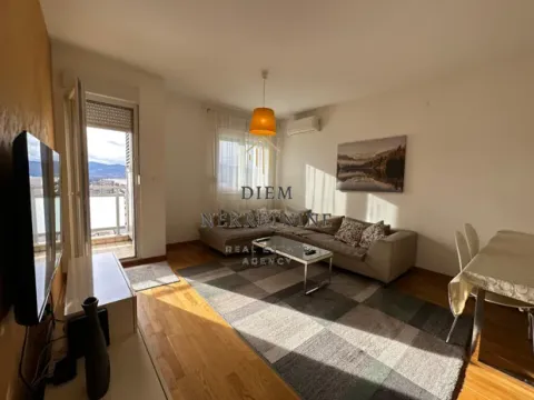 Rent, two bedroom apartment, 64m², City Kvart, Podgorica - image 11