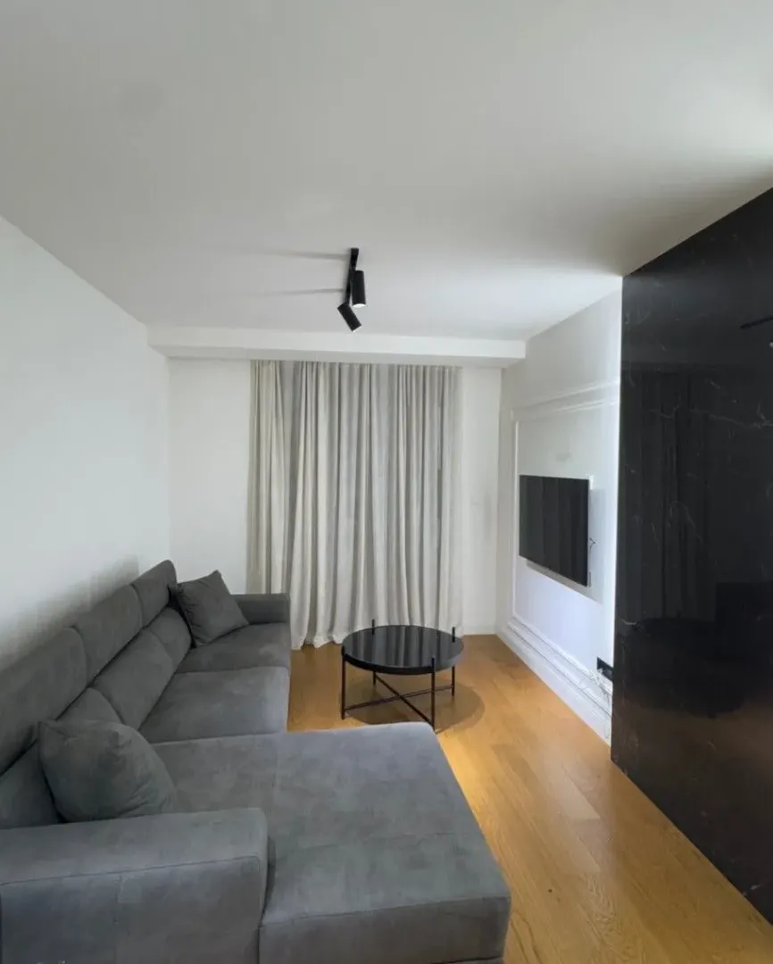 Izdavanje, jednosoban stan, 49m², Tološka šuma, Podgorica