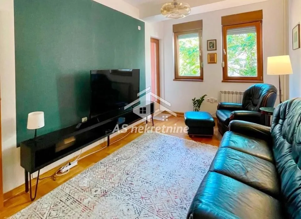 Izdavanje, dvosoban stan, 53m², Kalenić Pijaca, Vračar Sve Podlokacije