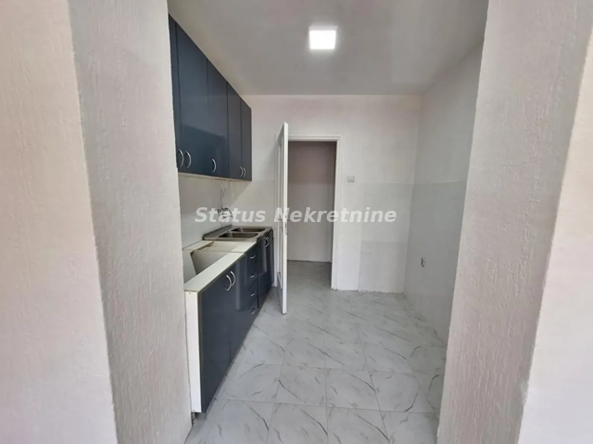Izdavanje, jednosoban stan, 42m², Novo naselje, Novi Sad