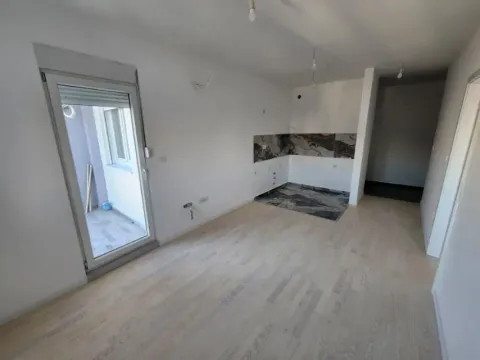 Prodaja, stan, 45m², Podgorica, Crna Gora - image 2