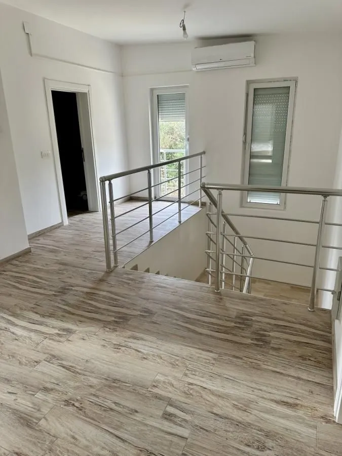 Rent, four bedroom apartment, 250m², Tivat, Crna Gora