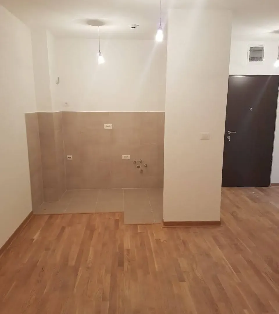 Izdavanje, jednosoban stan, 44m², City Kej, Podgorica