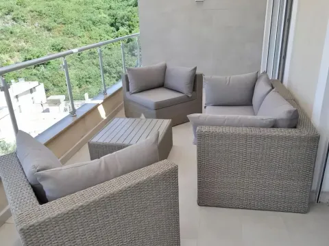 Izdavanje, trosoban stan, 150m², Pržno, Budva - image 8