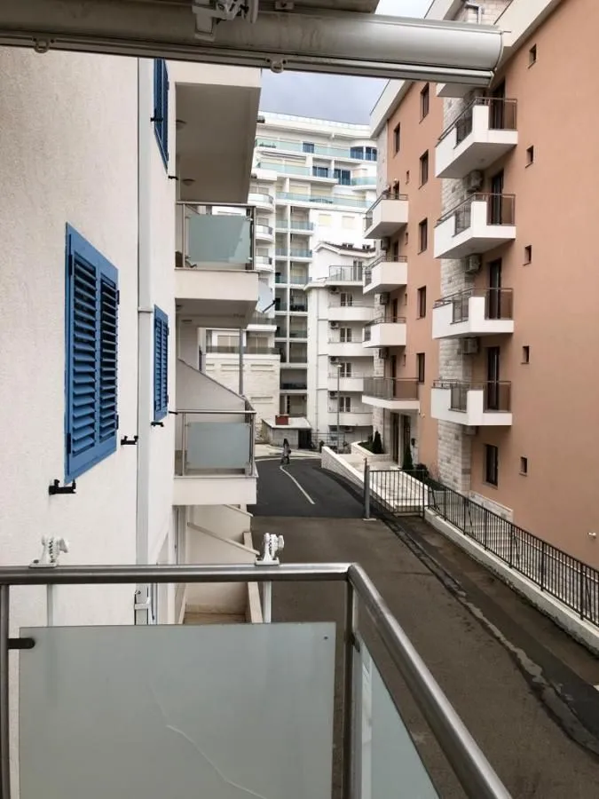 Sale, one bedroom apartment, 54m², Bečići, Budva