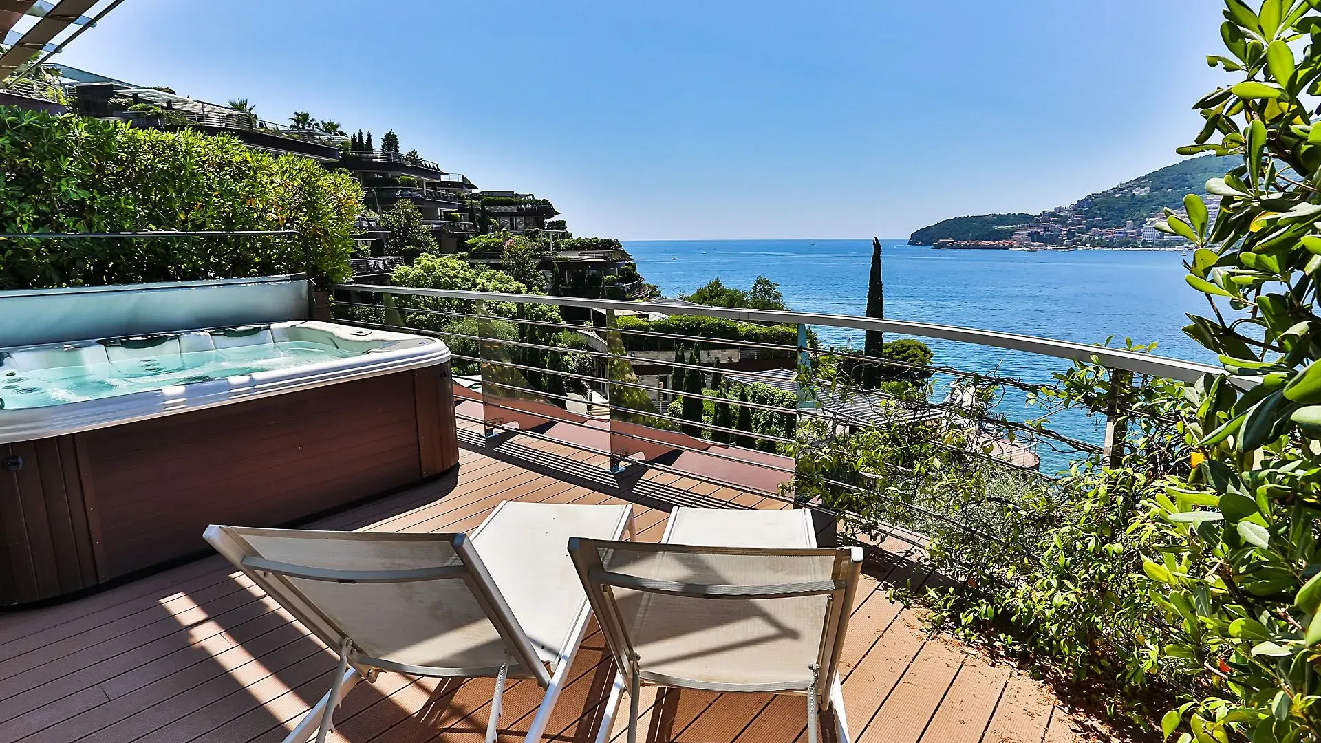 Rent, two bedroom apartment, 138m², Dukley Gardens, Budva