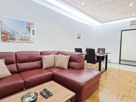 Izdavanje, jednosoban stan, 45m², Budva, Crna Gora - image 22