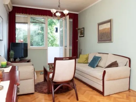 Izdavanje, dvosoban stan, 65m2, Gintaš, Podgorica Izdavanje, dvosoban stan, 65m2, Gintaš, Podgorica