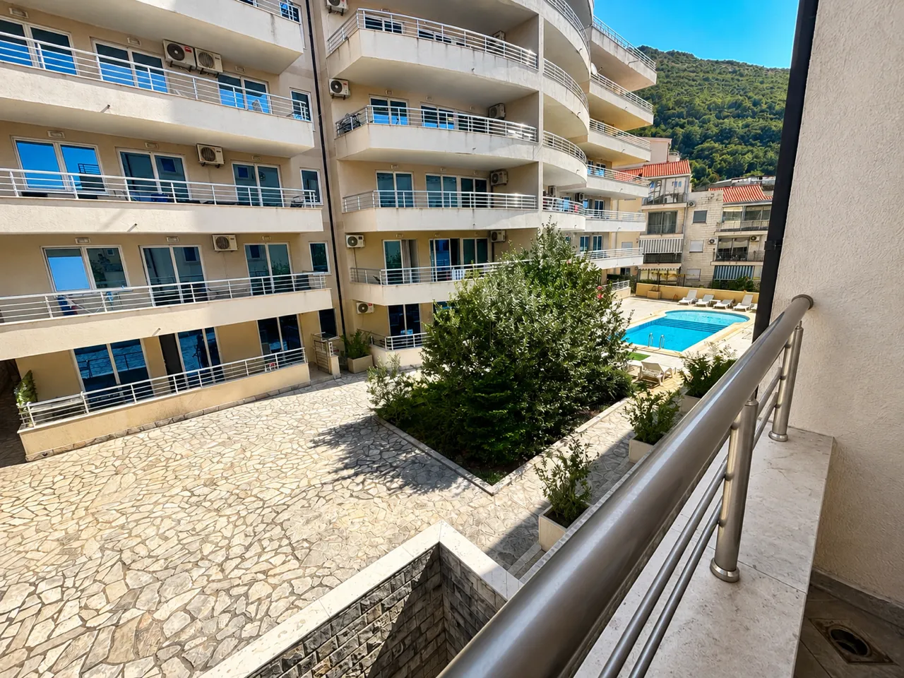 Rent, two bedroom apartment, 105m², Petrovac, Budva