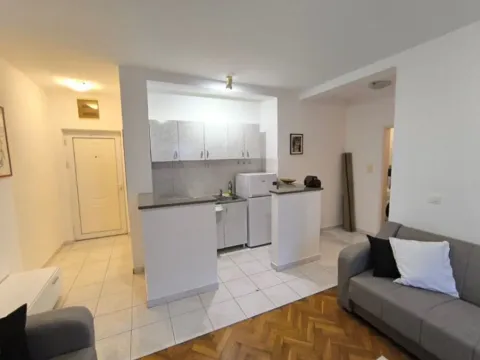 Izdavanje, jednosoban stan, 39m², Mainski Put, Budva - image 7