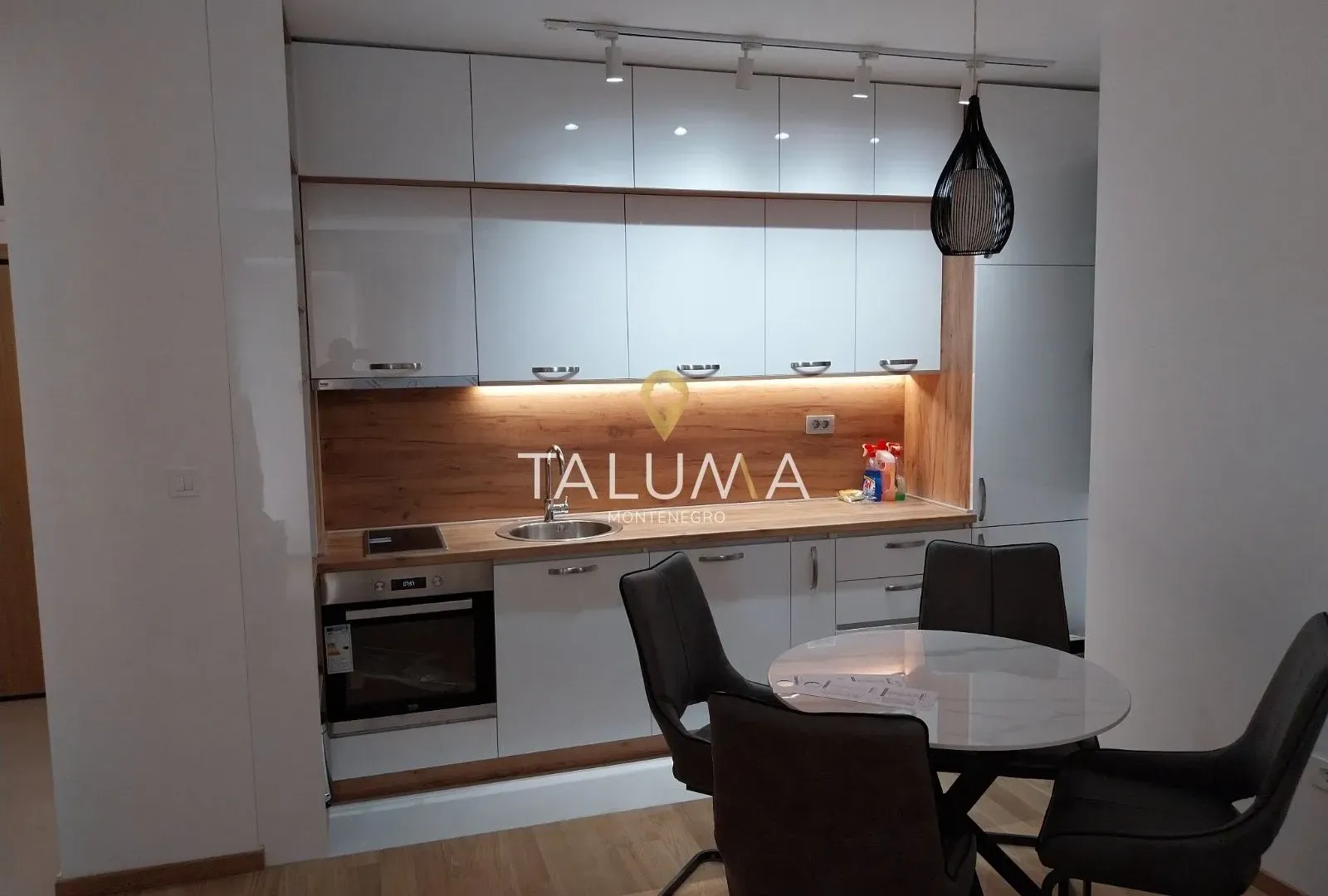 Rent, two bedroom apartment, 55m², City Kvart, Podgorica