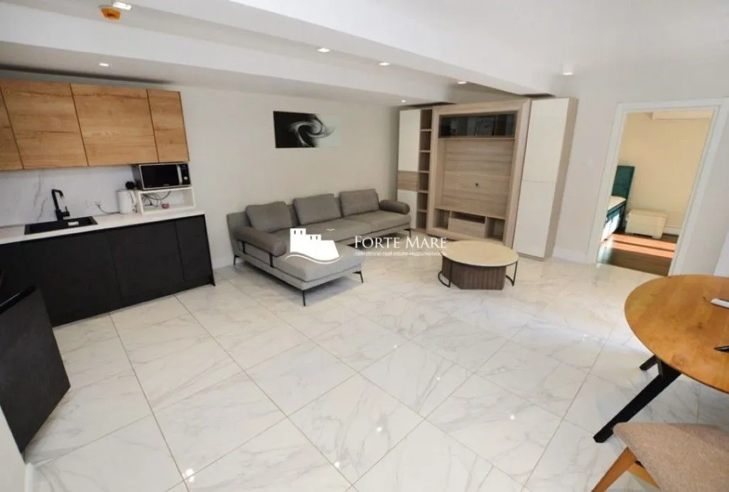 Prodaja, dvosoban stan, 74m², Đenovići, Herceg Novi