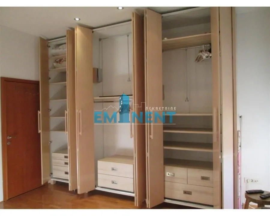 Rent, two bedroom apartment, 83m², Vračar Sve Podlokacije, Beograd