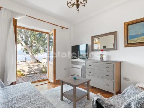 Izdavanje, jednosoban stan, 40m², Donja Lastva, Tivat - image 1