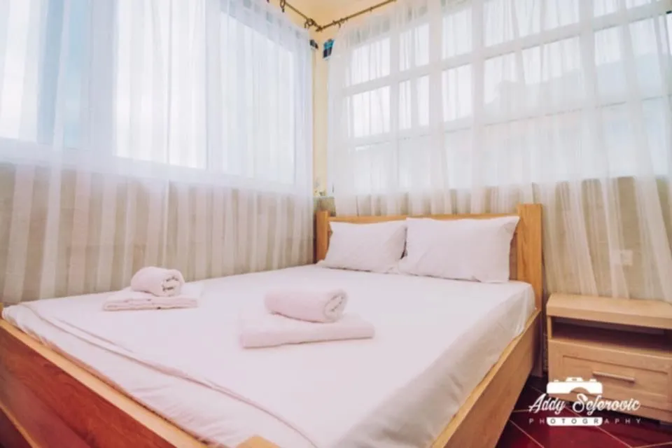 Rent, three bedroom apartment, 200m², Dobre Vode, Bar