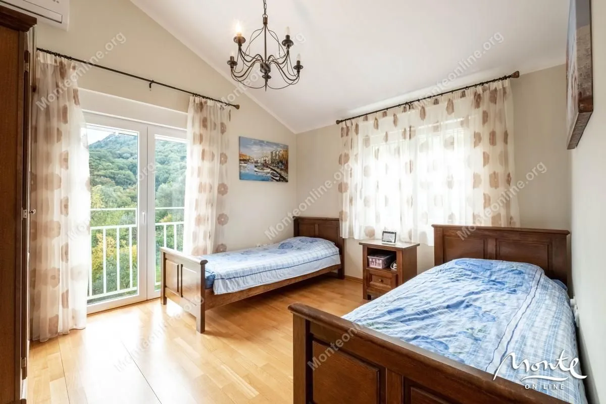 Prodaja, dvosoban stan, 83m², Prčanj, Kotor