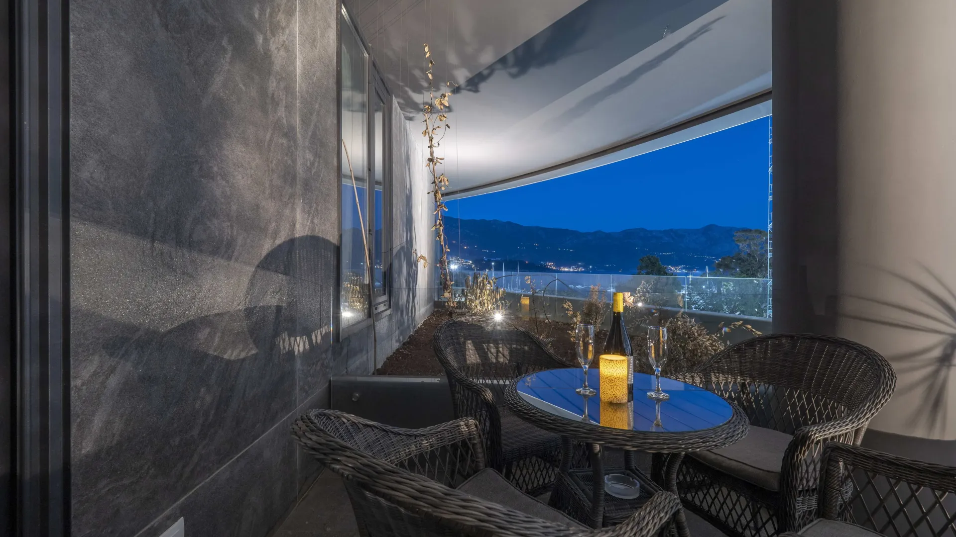 Izdavanje, jednosoban stan, 50m², Centar, Budva