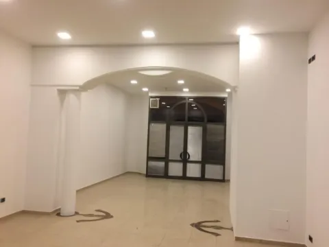 Izdavanje, poslovni prostor, 160m2, Kruševac, Podgorica Izdavanje, poslovni prostor, 160m2, Kruševac, Podgorica
