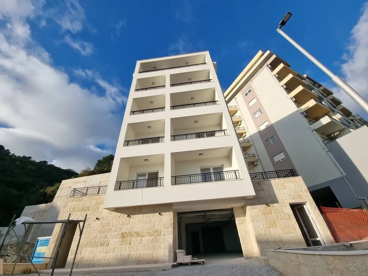 Prodaja, dvosoban stan, 64m², Dubovica, Budva