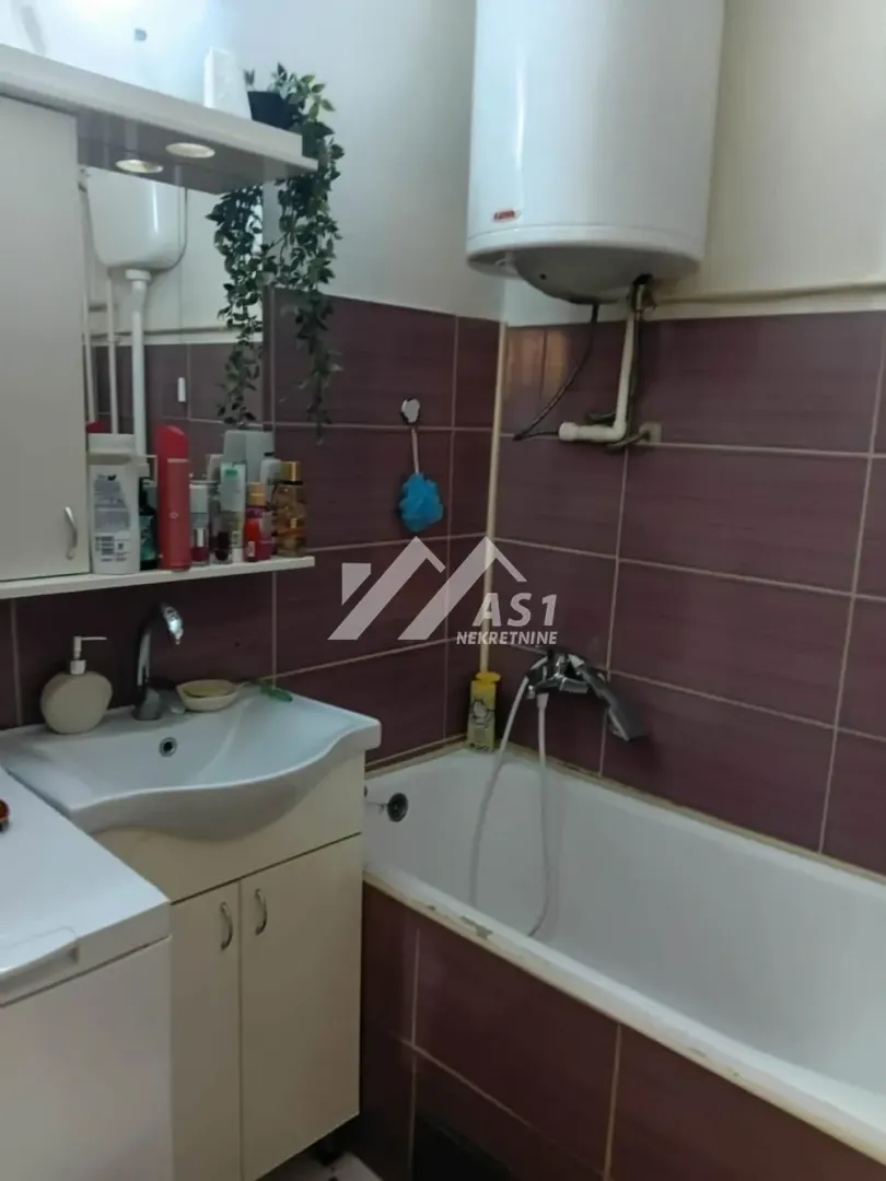 Izdavanje, dvosoban stan, 55m², Liman 1, Novi Sad Sve Podlokacije