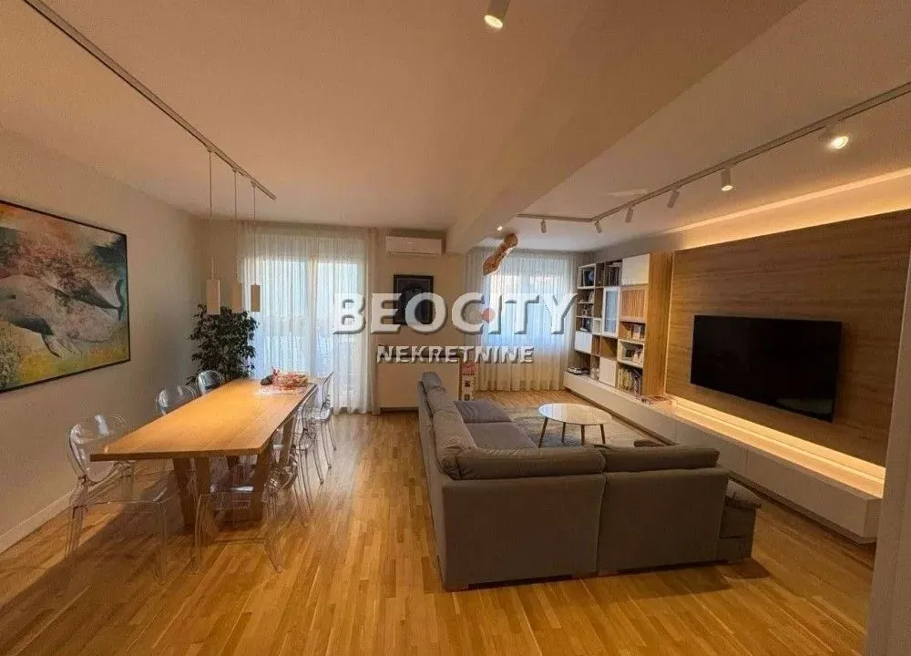 Sale, four bedroom apartment, 108m², Centar, Novi Sad