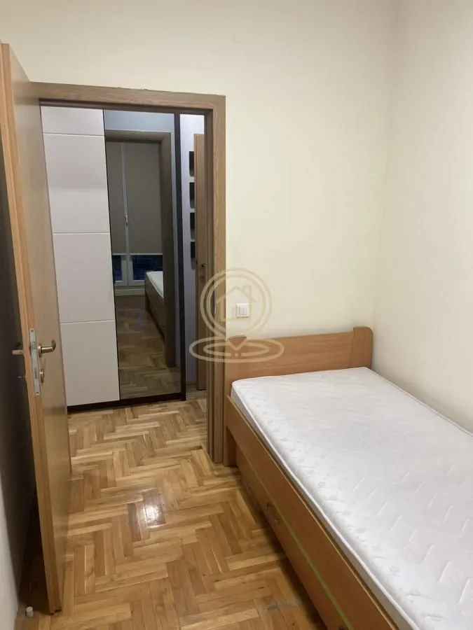 Izdavanje, trosoban stan, 52m², Mirijevo Sve Podlokacije, Beograd