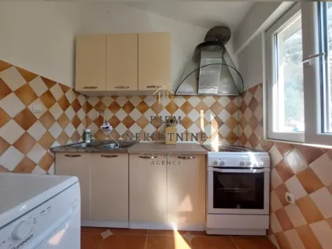 Rent, two bedroom apartment, 70m², Škaljari, Kotor - image 9