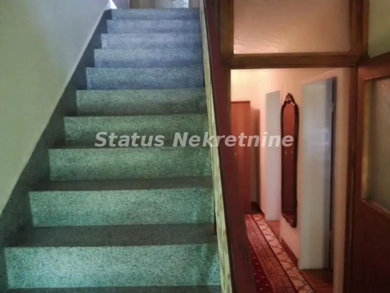Prodaja, kuća, 300m², Futog, Novi Sad Sve Podlokacije