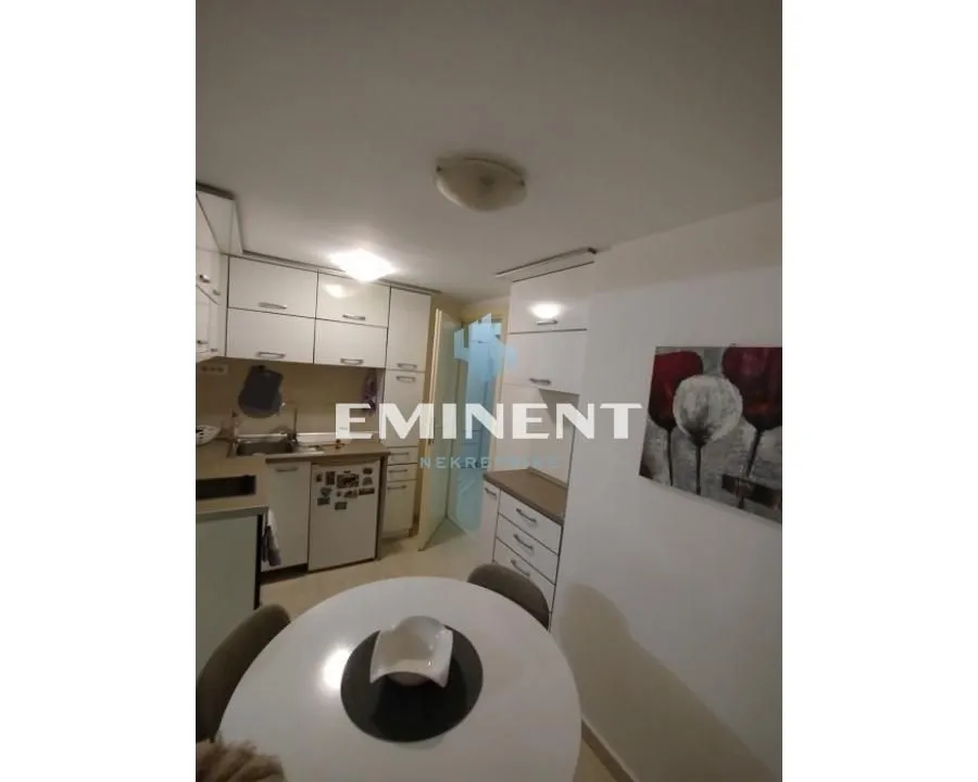 Rent, three bedroom apartment, 70m², Crveni Krst, Beograd