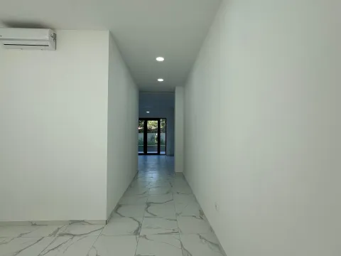 Rent, office space, 48m², Seljanovo, Tivat - image 4